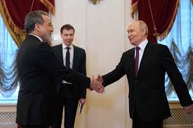 Iran’s foreign minister meets Putin as U.S. talks stall