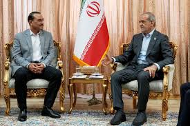 U.S. and Iran Edge Toward Deal, but War Risks Remain
