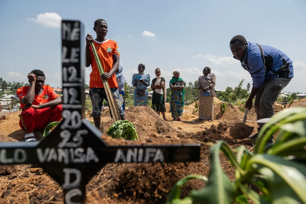 Ebola cases top 1,000 in eastern Congo as violence slows response