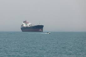 Draft Iran memo would extend ceasefire and reopen Strait of Hormuz, sources say