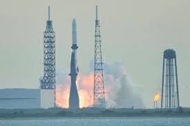 موشک New Glenn متعلق به Blue Origin پس از نقص در پرتاب زمین‌گیر شد؛ FAA تحقیق را آغاز کرد