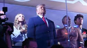 Trump hué au Madison Square Garden avant la défaite des Knicks contre les Spurs en match 3