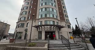 Un garçon meurt après une chute d'un immeuble du centre‑ville d'Ottawa