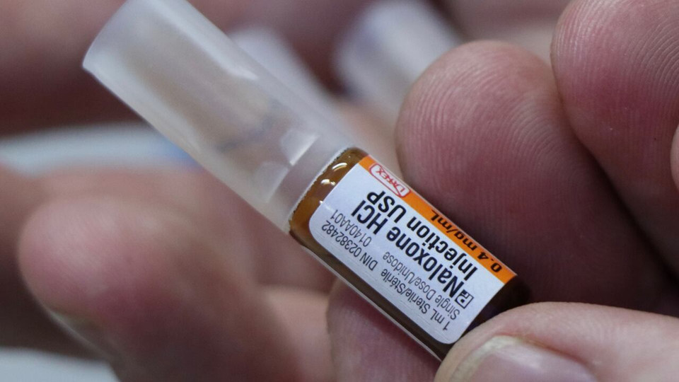 La naloxone gratuite pourrait avoir empêché la plupart des décès par surdose en C.-B., selon une étude