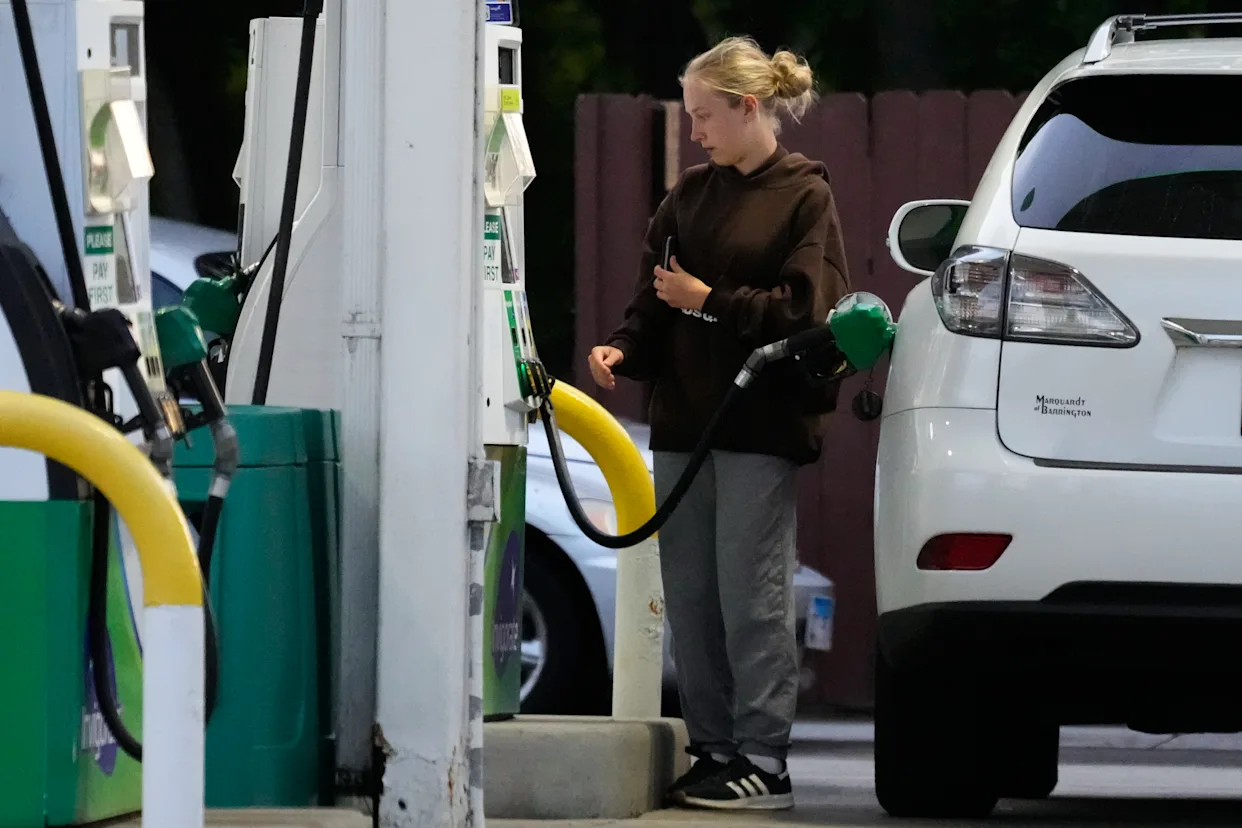 Les prix de l'essence aux États-Unis passent sous les 4 $ pour la première fois depuis près de trois mois