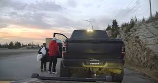 Une personne âgée dans un état critique après qu’un conducteur aurait percuté des véhicules dans le West End de Vancouver