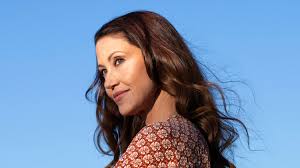 Shannon Elizabeth revient sur son image de « hot girl » de l’ère Y2K