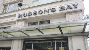 Des acheteurs se manifestent pour d'anciennes succursales de Hudson’s Bay dans quatre villes